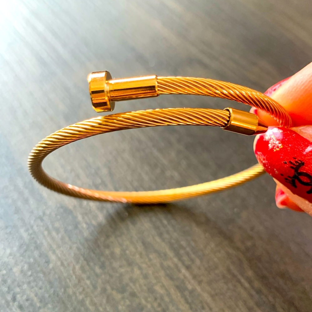 Stainless steel nail bangle in rosegold